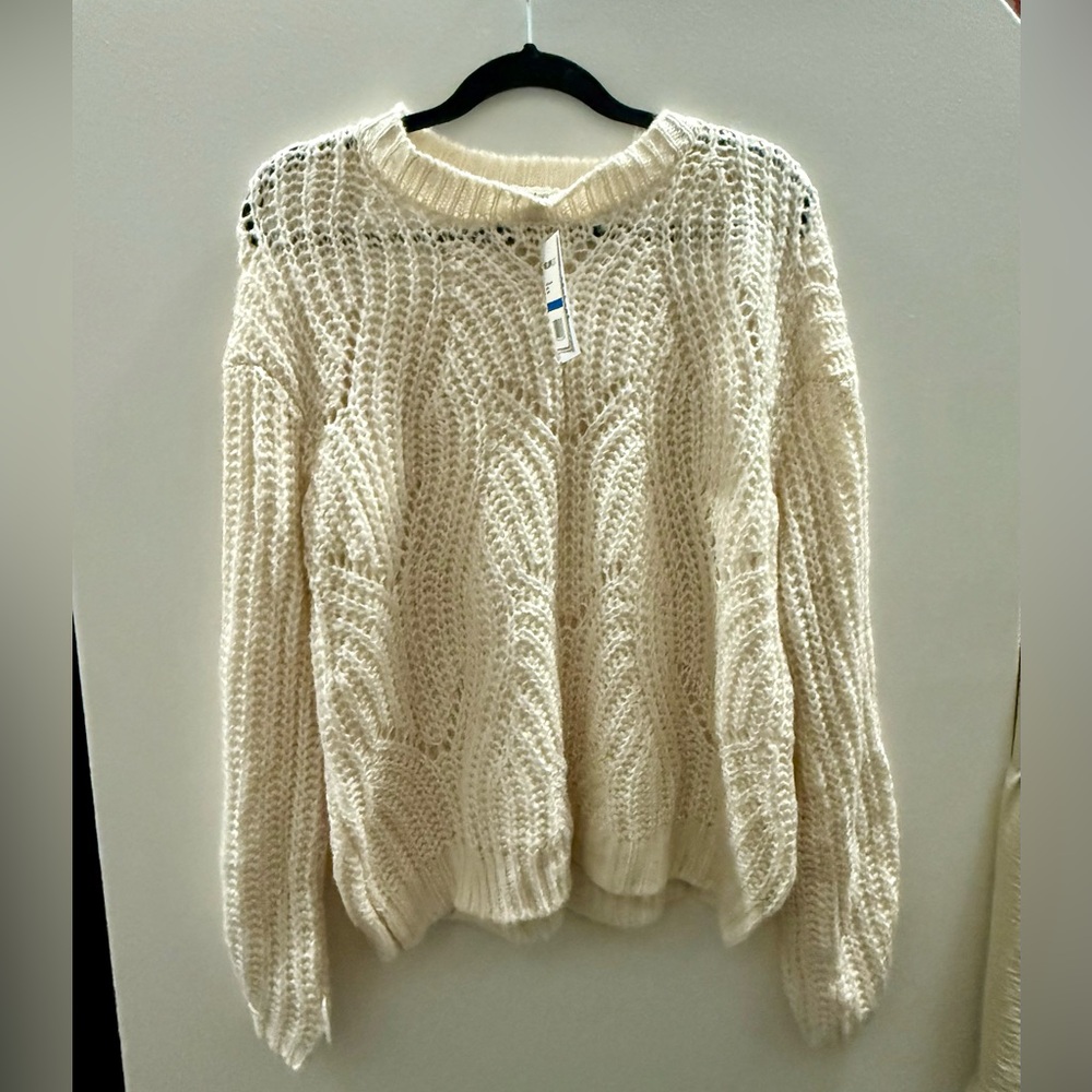 FINAL PRICE - NWT knit cream sweater🌼